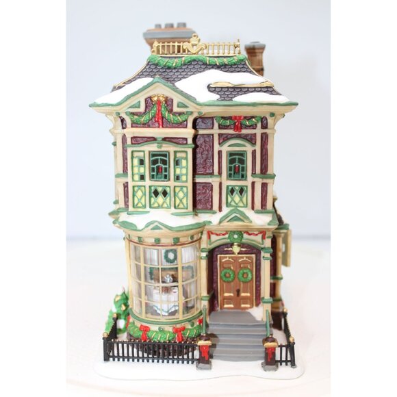 Dept 56 Dickens Village - Victorian Family Christmas House Gift Set - Picture 3 of 11